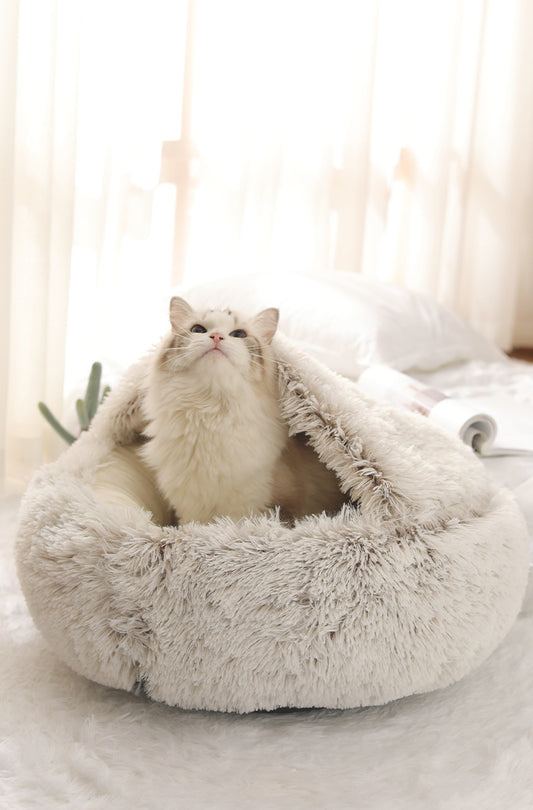 Soothing Semi-Enclosed Macaroon Pet Bed